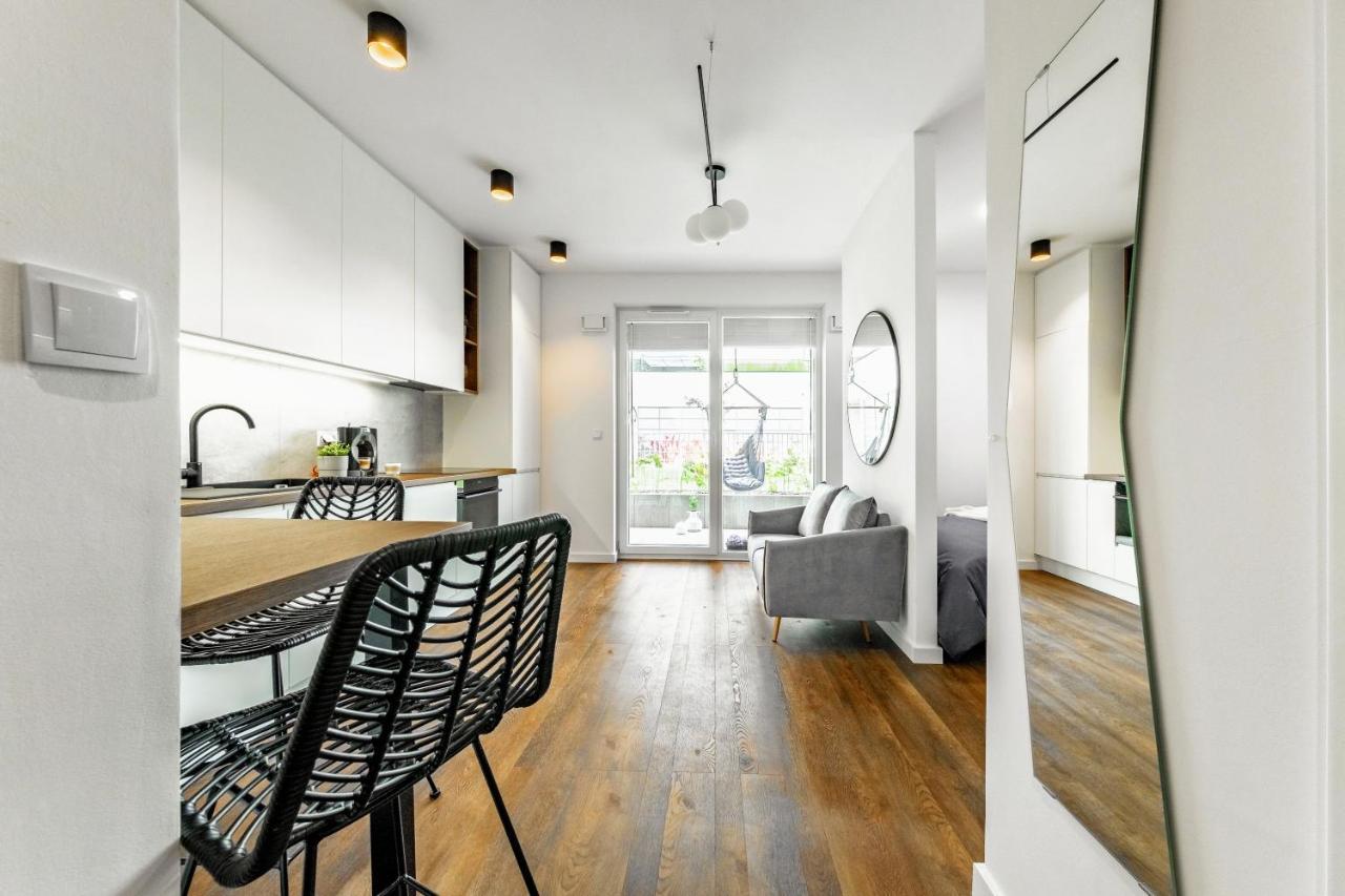 Mieszkanie Z Mini Ogrodkiem Hamak Brazylijski Warsaw Ngoại thất bức ảnh